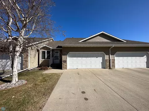 3616 5th St S, Moorhead, MN 56560