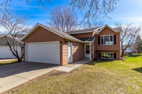 1901 53 Ave S, Fargo, ND 58104
