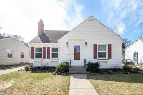 1138 Oak St N, Fargo, ND 58102