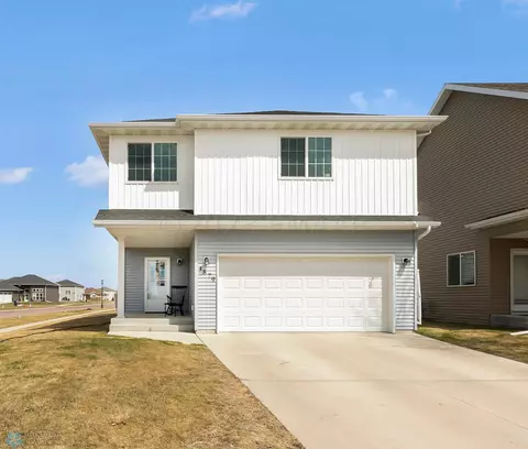 4879 Spencer Ln S, Fargo, ND 58104