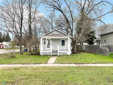 1402 2nd Ave N, Moorhead, MN 56560