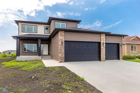 1035 50 Ave W, West Fargo, ND 58078