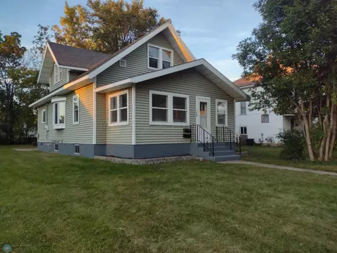 124 Willow St E, Detroit Lakes, MN 56501