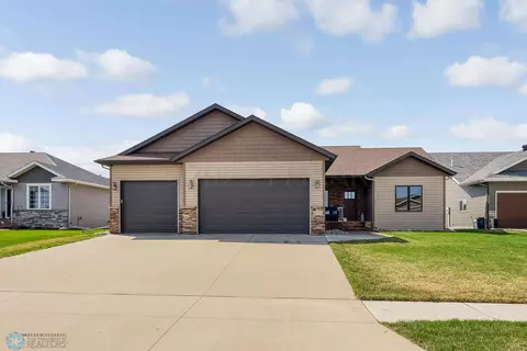 6193 Maple Valley Dr S, Fargo, ND 58104