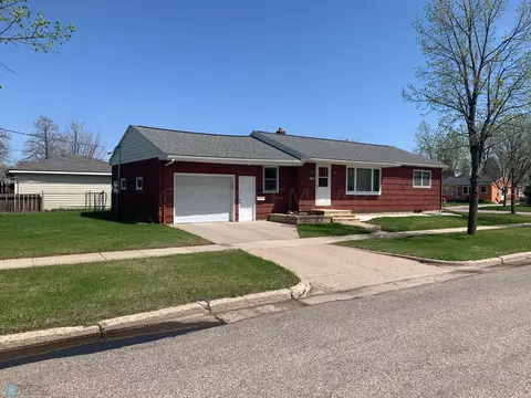 1416 13th Ave N, Moorhead, MN 56560