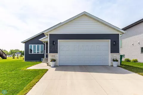 419 6 St E, Horace, ND 58047
