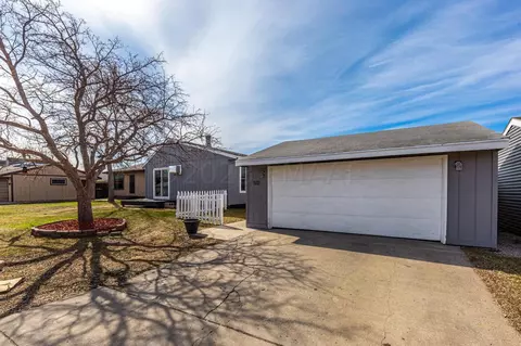 512 4 Ave NW, West Fargo, ND 58078