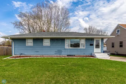 1412 11th St N, Moorhead, MN 56560