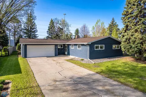718 19 Ave S, Fargo, ND 58103