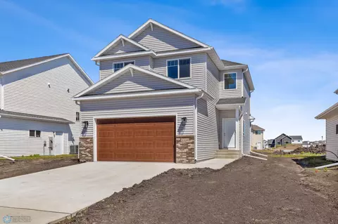1120 Marlys Dr W, West Fargo, ND 58078