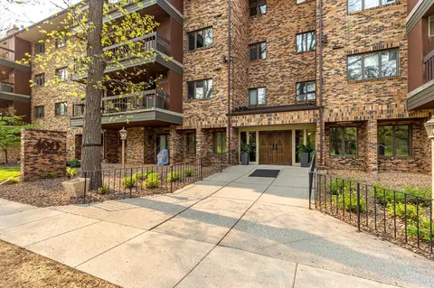 420 6 Ave S #304, Fargo, ND 58103