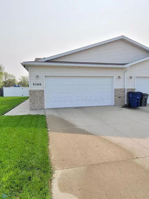 3500 11 St S, Moorhead, MN 56560