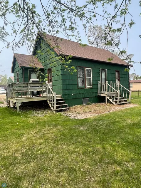 105 1st Ave S, Mooreton, ND 58061
