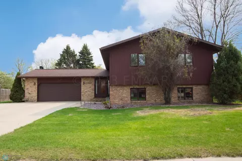 2302 27 Ave S, Fargo, ND 58103