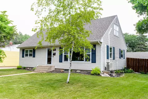 2501 10 St N, Fargo, ND 58102