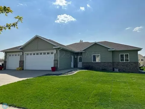 738 16 Ave Ct W, West Fargo, ND 58078