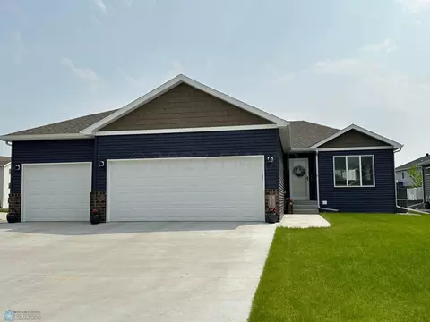 6008 68 St S, Fargo, ND 58104