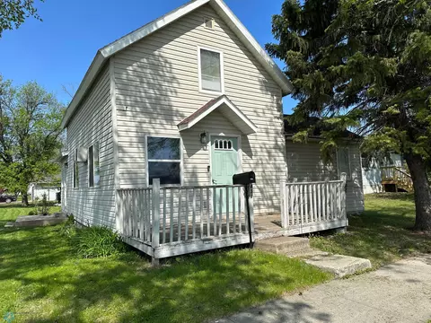 431 7th St S, Breckenridge, MN 56520