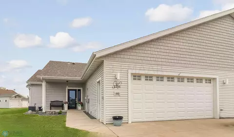 1065 Parkway Dr, West Fargo, ND 58078