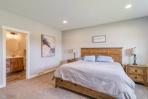 802 Eagle Ct, Mapleton, ND 58059 photo 22