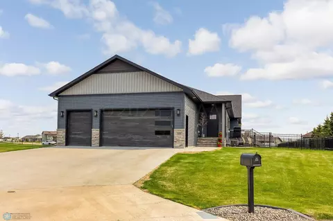 802 Eagle Ct, Mapleton, ND 58059