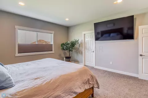 802 Eagle Ct, Mapleton, ND 58059 photo 24