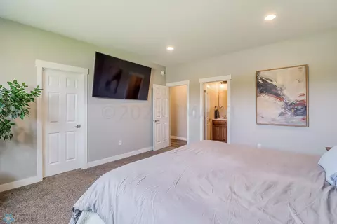 802 Eagle Ct, Mapleton, ND 58059 photo 23