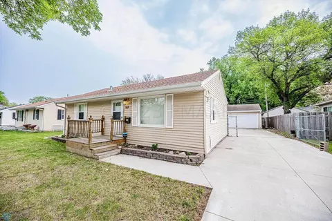 918 21 St S, Fargo, ND 58103