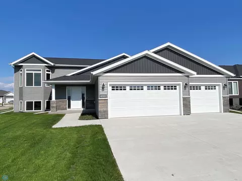 7406 16 St S, Fargo, ND 58104