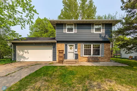 2119 18th St S, Moorhead, MN 56560