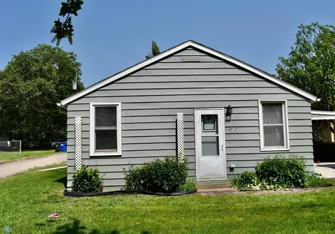 2717 11 Ave N, Fargo, ND 58102