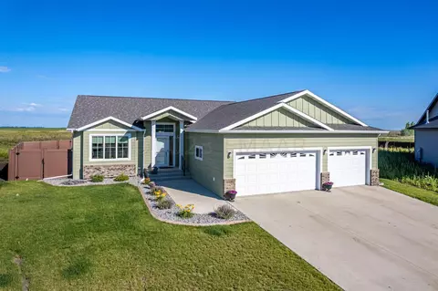 8807 Northern Lights Ave, Horace, ND 58047