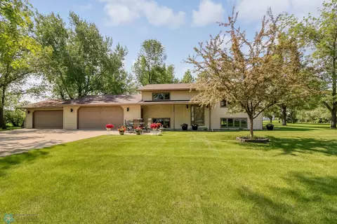 3284 41 Ave S, Prairie Rose, ND 58104
