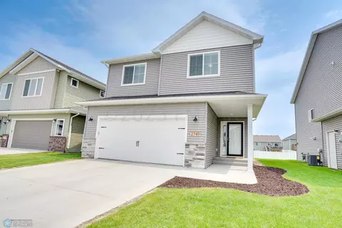 2749 12th St W, West Fargo, ND 58078