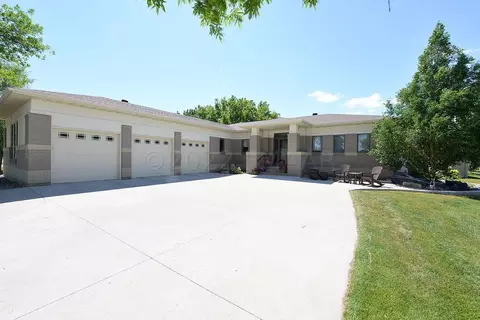 3930 2 St E, West Fargo, ND 58078