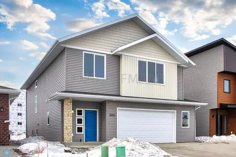 3252 10 St N, Fargo, ND 58102