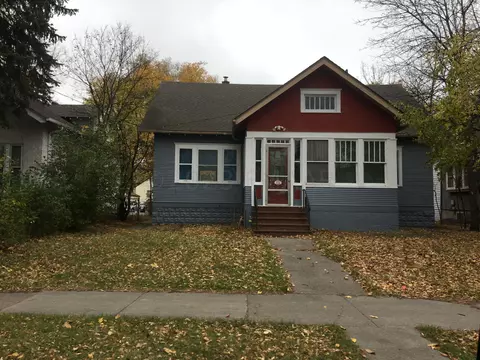 1034 N University Dr, Fargo, ND 58102
