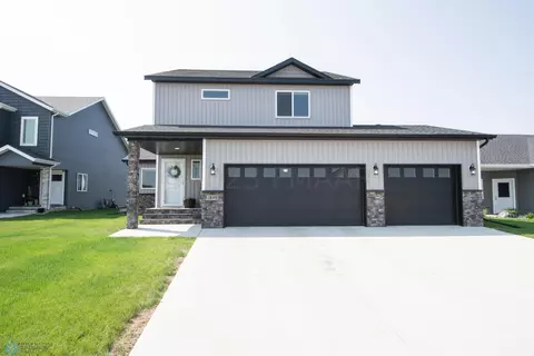 1849 46th Ave S, Moorhead, MN 56560