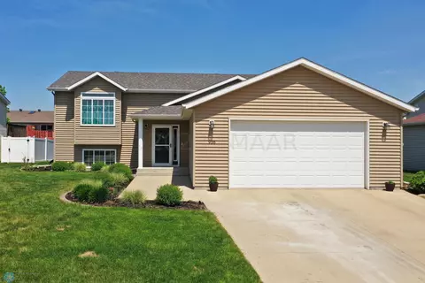 956 Westport Pkwy, West Fargo, ND 58078