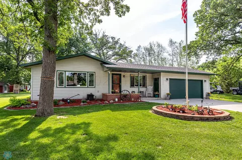3207 9 St NW, West Fargo, ND 58078