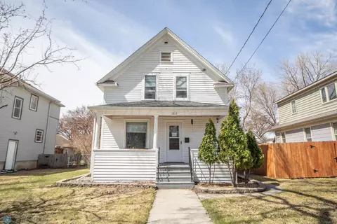 1014 4th St N, Fargo, ND 58102