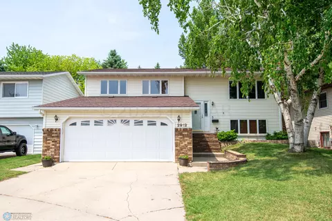 2912 15th Ave S, Moorhead, MN 56560