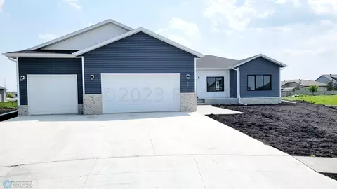 943 50 Ave W, West Fargo, ND 58078
