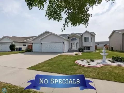 4228 18th St S, Moorhead, MN 56560