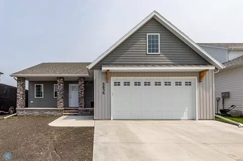8856 Northern Lights Ave, Horace, ND 58047