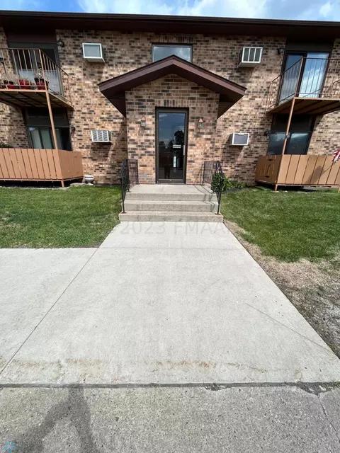 2416 26 Ave S # 208, Fargo, ND 58103
