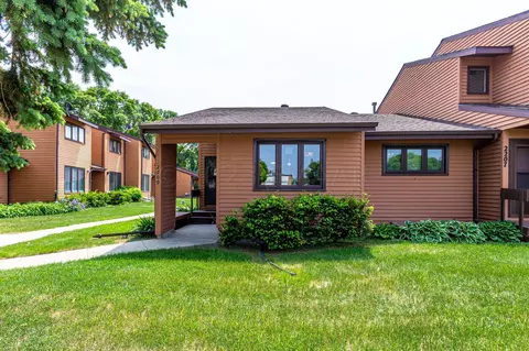2209 4th Ave S, Moorhead, MN 56560