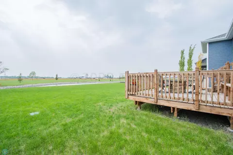 104 Lindsey Ct, Mapleton, ND 58059 photo 3