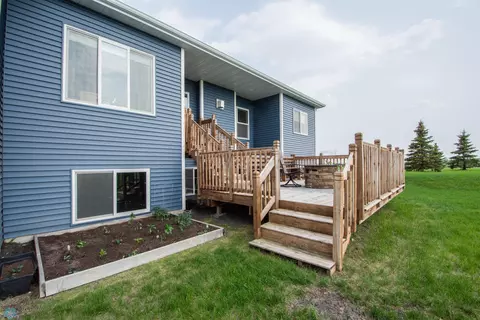 104 Lindsey Ct, Mapleton, ND 58059 photo 7