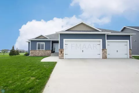 104 Lindsey Ct, Mapleton, ND 58059